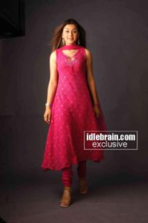 Hansika Motwani feet photo thumbnail