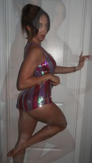 Chelsea Green feet photo thumbnail