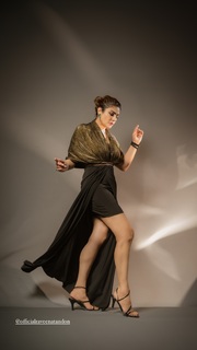 Raveena Tandon feet photo thumbnail