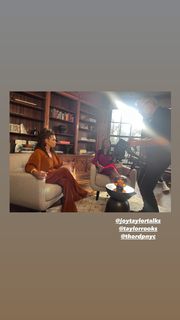 Joy Taylor feet photo thumbnail