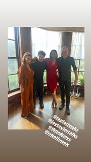 Joy Taylor feet photo thumbnail