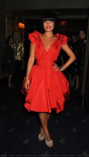 Lily Allen feet photo thumbnail