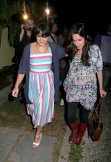 Lily Allen feet photo thumbnail