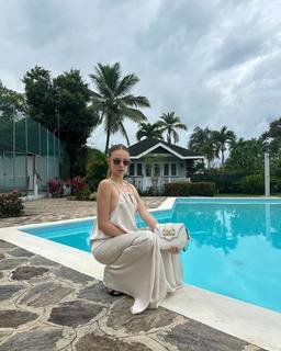 Xenia Tchoumitcheva feet photo thumbnail