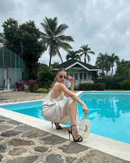 Xenia Tchoumitcheva feet photo thumbnail