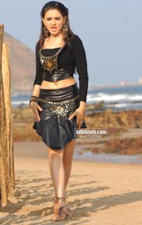 Hansika Motwani feet photo thumbnail