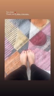 Lisa Snowdon feet photo thumbnail