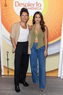Camila Mendes feet photo thumbnail