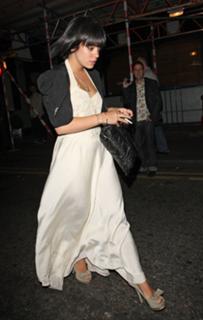 Lily Allen feet photo thumbnail