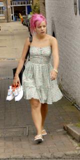 Lily Allen feet photo thumbnail