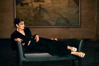 Raveena Tandon feet photo thumbnail