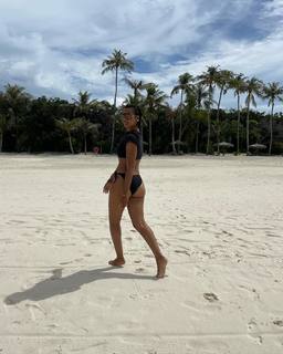 Rochelle Humes feet photo thumbnail