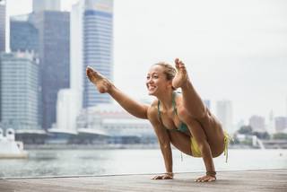 Kino MacGregor feet photo thumbnail