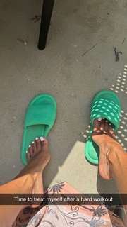 Karrueche Tran feet photo thumbnail
