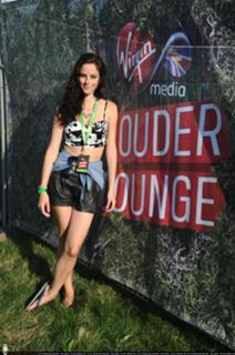 Kaya Scodelario feet photo thumbnail