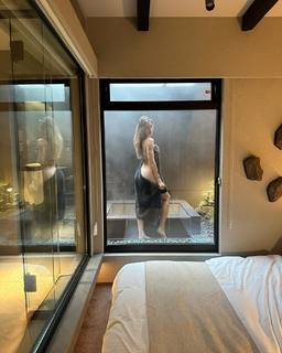 Charly Jordan feet photo thumbnail