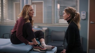 Kim Raver feet photo thumbnail