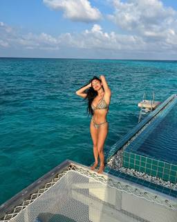 Nicole Scherzinger feet photo thumbnail