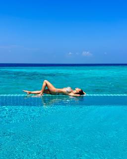 Nicole Scherzinger feet photo thumbnail