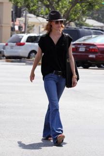 January Jones feet photo thumbnail