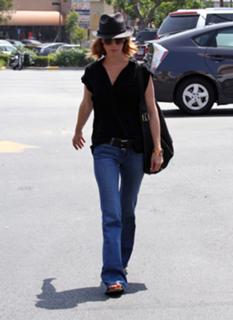 January Jones feet photo thumbnail