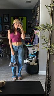 Chelsea Green feet photo thumbnail