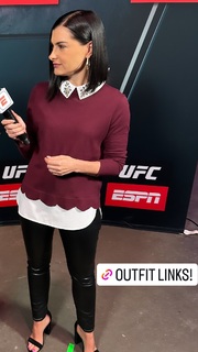 Megan Olivi feet photo thumbnail