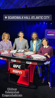 Megan Olivi feet photo thumbnail