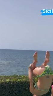 Tania Cagnotto feet photo thumbnail