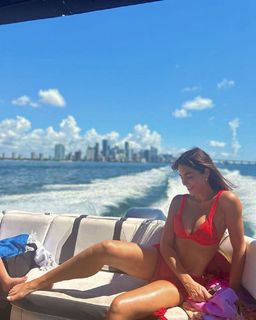 Gaby Espino feet photo thumbnail