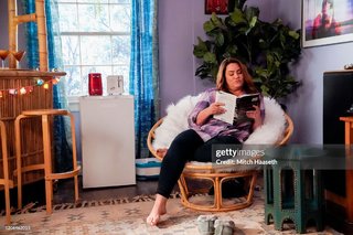 Katy Mixon feet photo 2