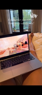 Brooke Burke feet photo thumbnail