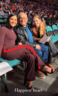 Megan Olivi feet photo thumbnail