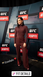 Megan Olivi feet photo thumbnail