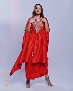 Sonakshi Sinha feet photo thumbnail