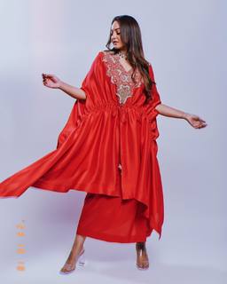 Sonakshi Sinha feet photo thumbnail
