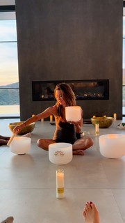 Brooke Burke feet photo thumbnail