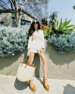Abigail Spencer feet photo thumbnail