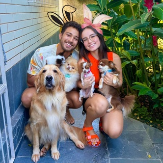 Larissa Manoela feet photo thumbnail