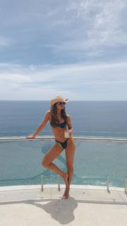 Vale Genta feet photo thumbnail