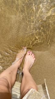 Franciely Freduzeski feet photo thumbnail