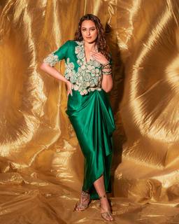 Sonakshi Sinha feet photo thumbnail