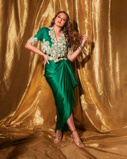 Sonakshi Sinha feet photo thumbnail