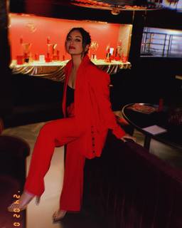 Sonakshi Sinha feet photo thumbnail