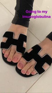 Franciely Freduzeski feet photo thumbnail