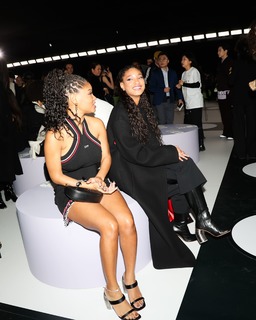 Halle Bailey feet photo thumbnail