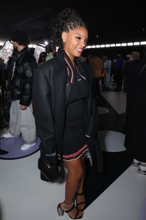 Halle Bailey feet photo thumbnail