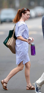 Alyson Hannigan feet photo thumbnail