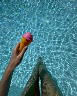Diletta Leotta feet photo thumbnail