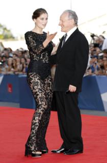 Laetitia Casta feet photo thumbnail